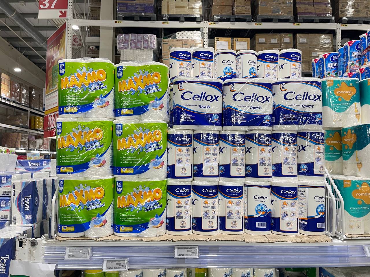 Modern Trade distribution featuring BJC FMCG products at Makro Market by Da Houg Heng Enterprise (Image 23)